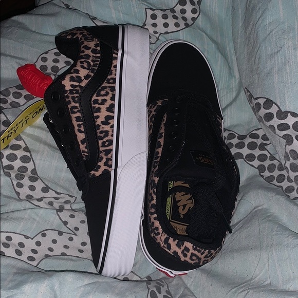 Leopard Vans - Picture 2 of 4
